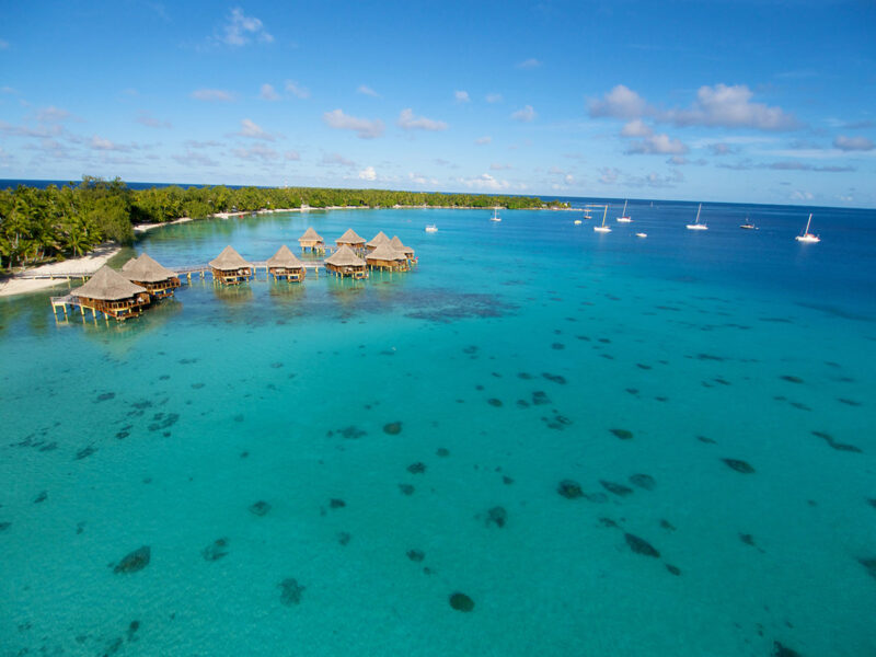 Le magazine Travel + Leisure classe l’hôtel Kia Ora Resort & Spa Rangiroa dans son TOP 10 des destinations balnéaires où voyager en hiver !